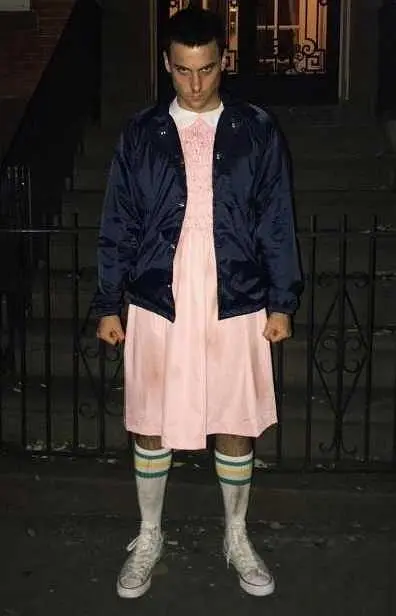 怪奇物语3_怪奇物语第二季剧情分析_怪奇物语小11成长历程